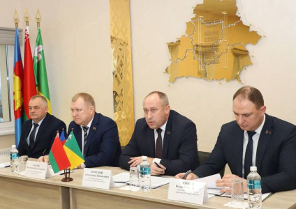 Помощник Президента Республики Беларусь – инспектор по Брестской области Александр Ломский встретился с коллективом СПУ «Доманово»