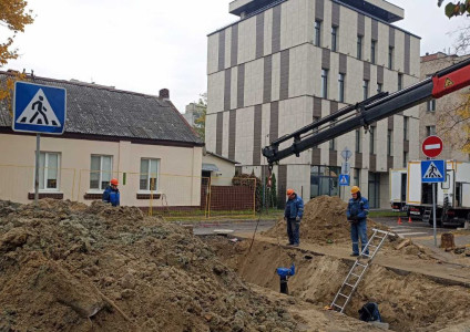 Работы на газопроводе среднего давления на пересечении улиц Мицкевича и Менжинского в Бресте