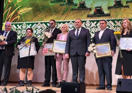 Бригадиру МТФ «Вишнёвка» СПУ «Доманово» Тамаре Лазарчук в Минске вручена Благодарность Министра сельского хозяйства и продовольствия